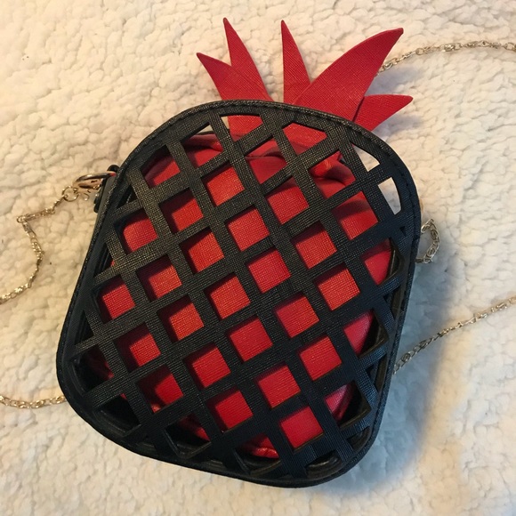 Pineapple Shaped Crossbody Bag - Picture 7 of 7